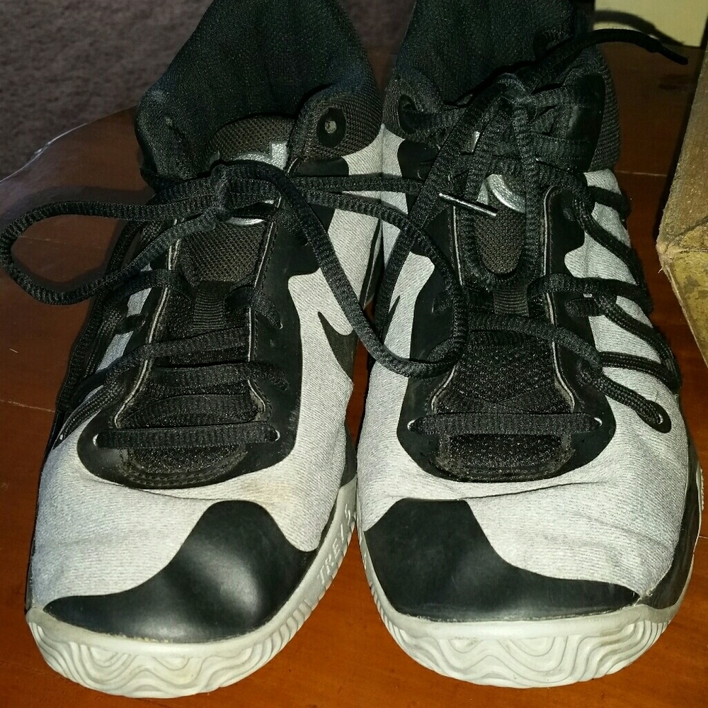 Sz 6 (youth big boy) nike